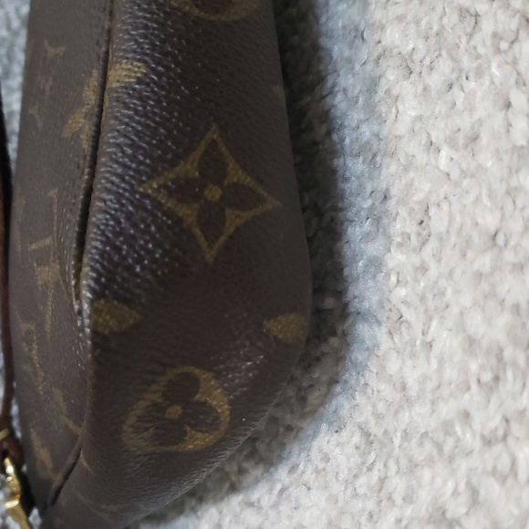 Louis Vuitton Monogram Pochette Authentic - Picture 5 of 8